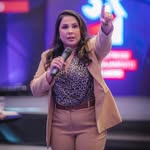 Sharon Lynn Harbin - @akilegnaoabam - Instagram