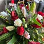 sharon lacey - @bespoke_flowers_scotland - Instagram