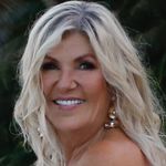 Sharon Wright - @sharshar.25 - Instagram