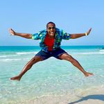 Shaun Walker - @vacayshaun_days - Instagram