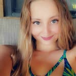 Shay Bartlett - @petitequeen9373 - Instagram