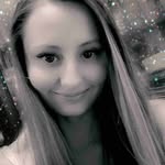 Shay Bartlett - @petitequeen2266 - Instagram