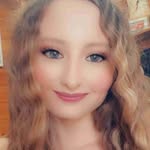 Shay Bartlett - @petitequeen2504 - Instagram