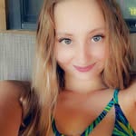 Shay Bartlett - @petitequeen2608 - Instagram