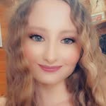 Shay Bartlett - @petitequeen2180 - Instagram