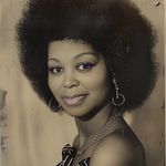 Sheila Everett - @pretty_lovelyeyes - Instagram
