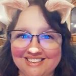 Shelley Lowe - @shebear34 - Instagram
