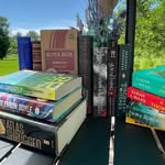 Shelley / Wine and Read - @booksandabota - Instagram