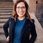 Shelley Skuster - Read With Shelley - @readwithshelley - Instagram