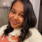Shari Rojas - @simply__shari - Instagram