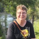 Shirley Charters - @stopandsmelltheflowers - Instagram
