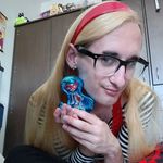 Shirley Hanson - @kamabix846 - Instagram