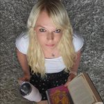 Sιԃɳҽყ Lυɱιɳσυʂ - @sidneyreads - Instagram