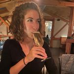 @sidneyreadsbooks - Instagram