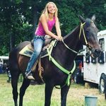 Sierra Jay - @country.babe.798 - Instagram