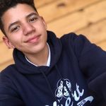 Silas Guzmán - @silas.guzman.305 - Instagram