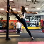 Silvia< power yoga poses - @villasilvia - Instagram