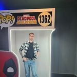 Simon Brewer - @socksthetuxeudocat - Instagram