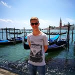 Simon - @_simon_snow - Instagram