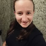 Simone Lowe - @simone.lowe.902 - Instagram