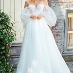 custom made wedding dress - @sky_bridal - Instagram