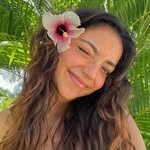Sonia Hill 🌻 - @sunnywriter.thetropics - Instagram
