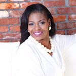 Sonja Perry - @sonjadeclares - Instagram