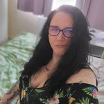 Stacey Moon - @mooniemoon78 - Instagram