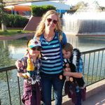 Stacey Sadler - @mynottwins - Instagram