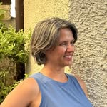 Stefani Walker - @steffiwalkyoga - Instagram