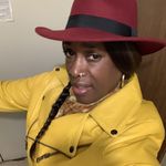 Stephanie Burrows - @stephanie.burrows.33 - Instagram