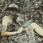 Stephanie Eardley Joubert - @feathers_over_stephanie - Instagram