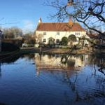 Stephanie Head - @hobbsfarmhousebnb - Instagram