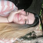 Stephanie Gomes - @stephanieigomes - Instagram