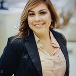 Stephanie Landeros - @steph_lanb2b - Instagram
