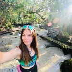 Stephanie Mole - @the_riverdoe - Instagram