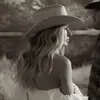 Stephanie Wray - @wraywray7 - TikTok