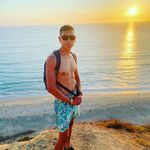 Stephen Calderon - @drsteve_93 - Instagram