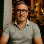 Stephen Chaplin - @flyeattravel - Instagram