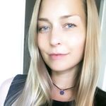 Sterling Rüng - @sterling.rose - Instagram