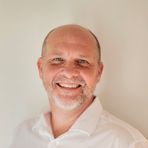 Stuart Noakes - Facebook