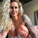 Sue Tracey - @mikimiller57 - Instagram