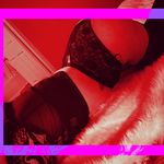 Summer  Bentley - @neonroughroom - Instagram
