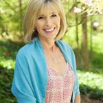 Susan Sacchetti - @golden_mom2 - Instagram
