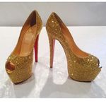 Susan Tager - @designer_deals_insta - Instagram