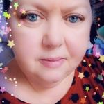 Susie Cunningham aka the crumbling crocheter. - @susiehanson34 - Instagram