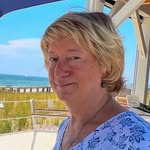 Suzanne Bradley - @larubia0756 - Instagram