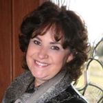 Suzanne Doherty - @thepaintedbeestudio - Instagram