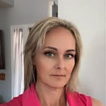 Suzanne Flores - @momsbichonstexas - Instagram