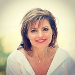 Suzanne Hendrix - @suzannehendrixdesign - Instagram
